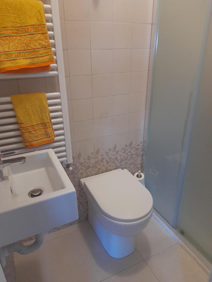 La Stanza Di Artemisia Apartment Palermo Bagian luar foto